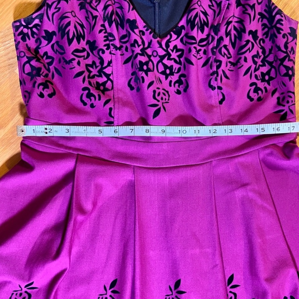 BNWOT CITY CHIC Border Flock Fit & Flare Dress - Picture 11 of 13